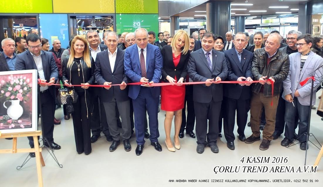 Seyhan Umay Yıldırım’ın Sergisinde Bir Tuğlada Bizden Olsun Dedi