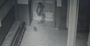 Tarihi Camide Hırsızlık Güvenlik Kameralarına Yansıdı!